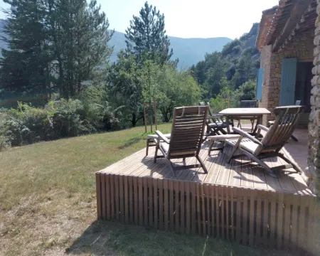 Charmante Maison Avec vue et Jardin en Pleine Nature, Proche des Commodités 雷亞內特酒店