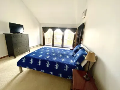 Home Away From Home. Large Bedrooms, 3 Bath, spacious home with slip Các khách sạn gần State Game Lands Number 183