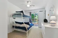 Lake Front, Hot Tub, Game Room, Kayak/SUPs, Firepit, Private, Pet Friendly