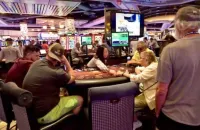 5 bedroom in the center of Springfield .