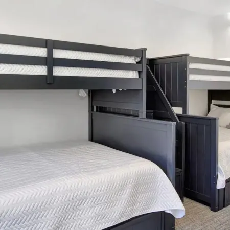 3Bd 2.5BTH, Hot Tub, Wheelchair Accessible and Mountain View’s