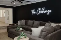 Golf Course Luxury, Views w/Heated Pool & Spa, Mini Putt, Near Marina