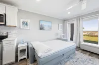 Jacksonville Beach Front Paradise-Close to Mayo