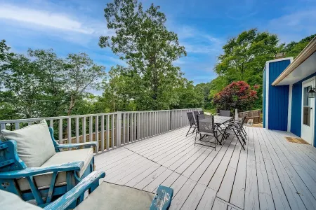 Beaver Bluff - Close to Eureka & Dam Site Lake Park