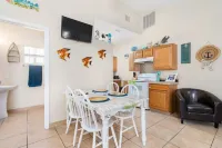 Reelin’ and Rockin’ Cottage 1/2