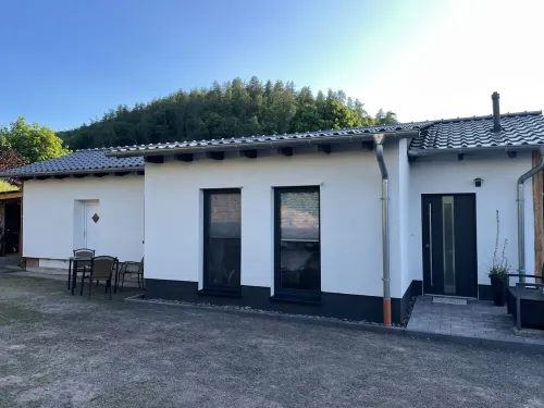 Vacation Home Waldfrieden with Pool & Sauna. 룰라 호텔