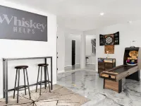 Cozy Michigan Retreat Near Wineries • Deck, Firepit & Fall Foliage