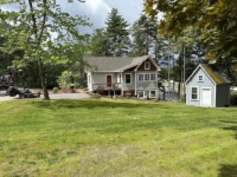 Charming Cottage - Lake Winniepesaukee, Ski, Ice Fish, Boating, Dogs Welcome!