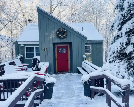 3-bedroom vacation home near White Mountain National Forest Hotels in Campton