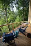 1970s A-Frame w/Mountain Views in National Forest, 1hr to Downtown Asheville