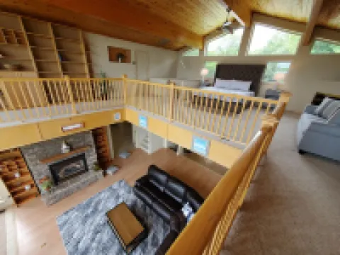 Breezy Point- Huge Home & Amazing Lake Views! Near Sailboat Club & Marina