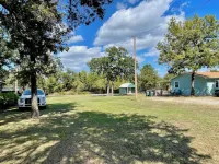 Newly Renovated Amazing Lake Retreat! Sleeps 11- Walk to Water & Boat Ramp!