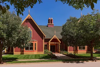 The Whitehouse SuiteYour Personal  Entertainment Space! Hotel in zona The Stratford