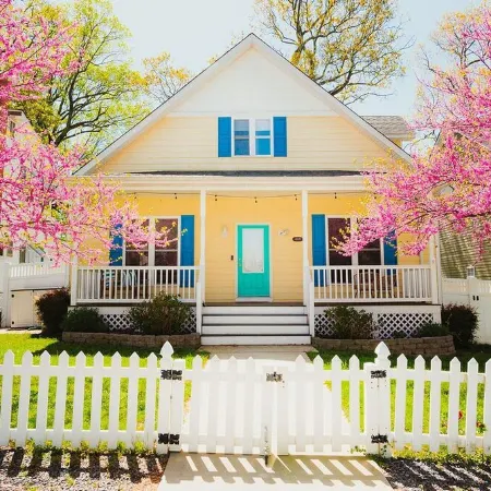 Beach House w/Yard, Beach Passes, Firepit, King Beds Near Boardwalk, Restaurants