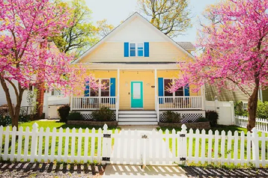 Beach House w/Yard, Beach Passes, Firepit, King Beds Near Boardwalk, Restaurants