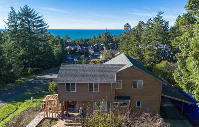 SPA Home! Hot Tub & Sauna, OCEAN View , AC+ EV Charger, Wheelchair Lift.