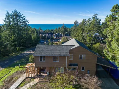 SPA Home! Hot Tub & Sauna, OCEAN View , AC+ EV Charger, Wheelchair Lift.