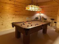 Beautiful Home in the Woods Hotel a Lenroot