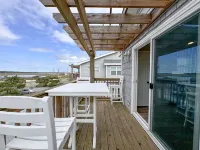 Oceanfront 2Br Sleeps 6 - Linens, Beach Chairs & Intracoastal Fishing & Kayaking Hotels in Stump Sound