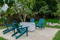 THE TURTLE, Brand New Heated Pool, 10 minutes to Downtown Naples, 5th Ave. Beach