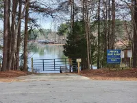 WiFi, Dog Friendly & Linens Provided ~ Lake Gaston