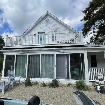6 houses away from quiet beach! Minutes from the heart of Onset & Cape Cod Canal