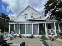 6 houses away from quiet beach! Minutes from the heart of Onset & Cape Cod Canal