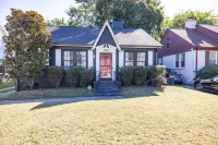 The quaintest, beautifully updated 1920's Mid-Century Boho Bungalow in Memphis