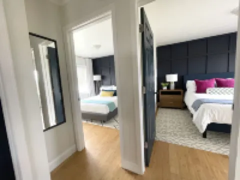 Downtown Carbondale. Cozy and Cheery Abode -- NEW-- Hotels in Carbondale