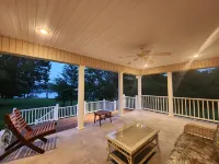 Lakehouse on Kentucky Lake-Waterfront/Private Dock/Firepit/Gentle Slope/Firewood