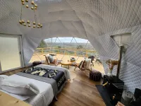 RIVER VIEW Cliff Dome Glamping @ White River, minutes to fishing, hikes!