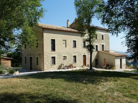 Charming, newly renovated country house in the Marche