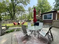 *EXTRA CLEAN*Renovated 2019 + Brand New Furniture! Open Plan & Short Walk to ND! Hotels in South Bend