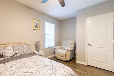 5-bedroom vacation home just 5 minutes from Palm Beach International Airport. Отели рядом с достопримечательностью «Маунтс Ботаникал Гарден»