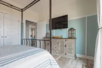 Coastal Gratitude.....STUNNING Gulf front home