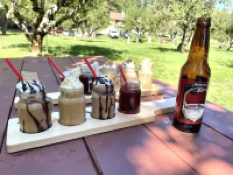 RELAX❤️ MOUNTAIN RETREAT, FULLY XMAS DECORATED, 45 min to South LAKE TAHOE