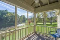 Cozy Stone Cottage in Round Hill, VA