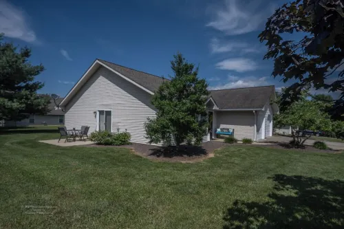 2BR/2Bth, walking to Holiday World. Outdoor grilling area. Family Friendly!!