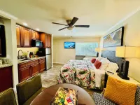 TOTALLY REMODELED Tropical Paradise Studio with A/C & washer/dryer Hotels near Malelia's