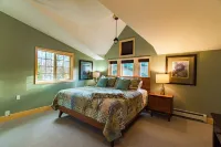 Georgeous Kenai Home nestled in woods