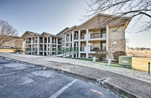 Family-Friendly Branson Condo w/ Outdoor Pool!