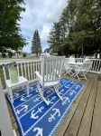 Nautical Themed - Downtown Boyne City Getaway Close to the Lake - Wi-Fi