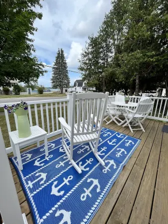 Nautical Themed - Downtown Boyne City Getaway Close to the Lake