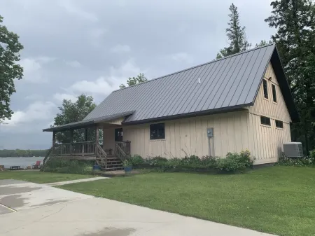 Lake Movil Sunrise Cabin (6 miles north of Bemidji)