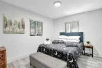 Pool house near the Beach. We’re pet-friendly!