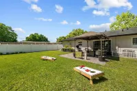 Movie Night Bar~Fire Pit~Hammocks~Games~Renovated