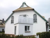 Exclusive apartment on two floors near the beach with a fireplace Hotéis em Zingst