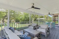 Lake Access, Kayaks, Firepit, Screened Porch