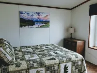 Peaceful/Beautiful Mountain Views & centrally located to all the mountain fun Hotels in Eagle Nest