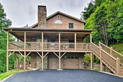 New Hot tub/Log cabin/-close to APP & skiing- Firepit-game tables-pet friendly Hotels near Valle Crucis Lavender House